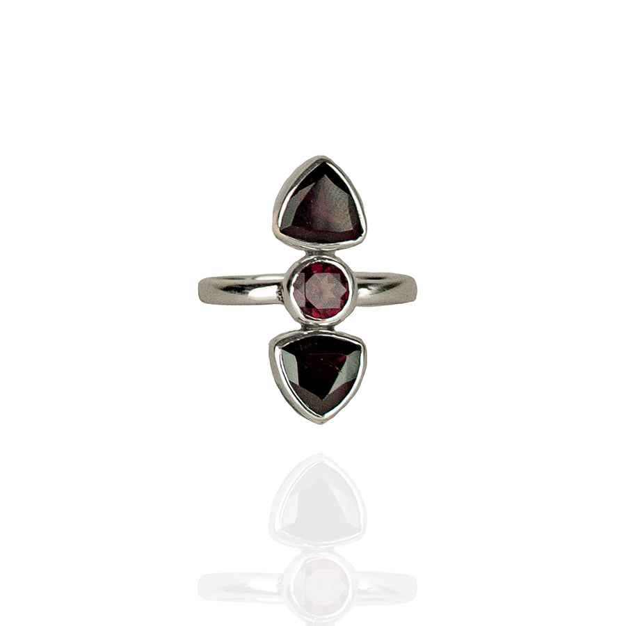 GARNET TRILOGY RING SILVER