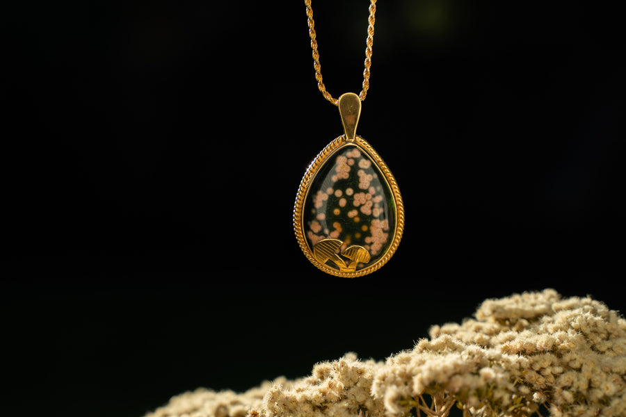 NIGHTSHADE MUSHROOM NECKLACE
