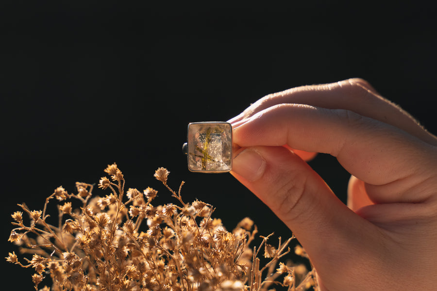 QUARTZ WITH GREEN TOURMALINE INCLUSION RING